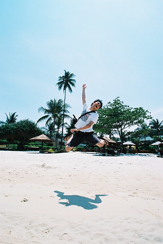 tree beach indonesia geotagged jump 20mm banyan bintan ektar hshun geo:lat=1185581 geo:lon=104345913