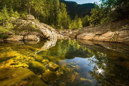 glare reflections sunshine rukkedøla rukkedalen nesbyen landscape outdoor forest water stream river rocks