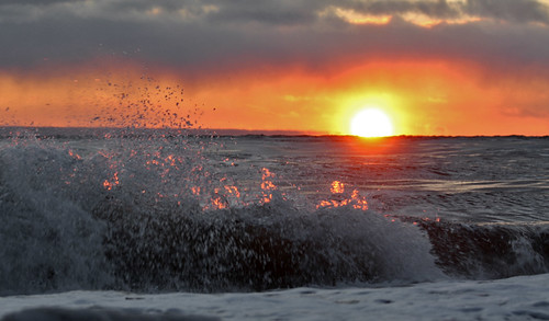 sunset water wave vagues baiedeschaleurs gapésie