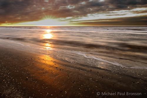 ocean sea sun shells reflection beach gulfofmexico water sunrise sand texas galvestonisland extendedexposure gulfcoast sanluispass sanlouispass