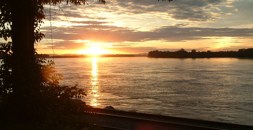 clouds sunrise missouri mississippiriver capegirardeau railroadtracks tplringexcellence