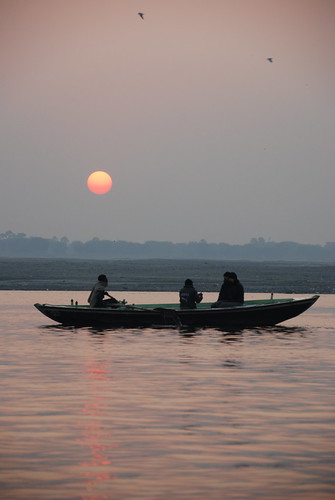 sun india sunrise river dawn boat ride paddle step varanasi ganges pradesh ghat uttar earthasia