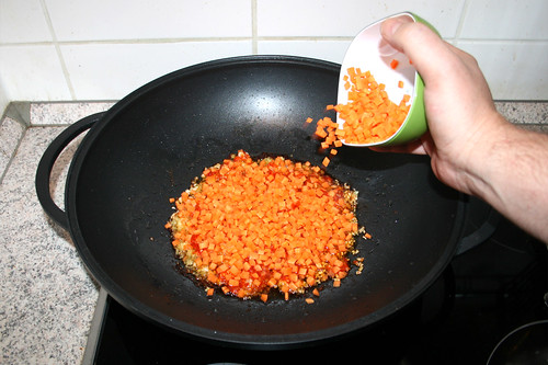 31 - Möhrenwürfel addieren / Add diced carrots