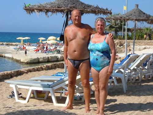 beach seaside cyprus sunshade briefs slip trunks speedo brief sunbathing speedos sunlounger tanthru kiniki bearinspeedos huskyinspeedos bearinbiki7nibrief