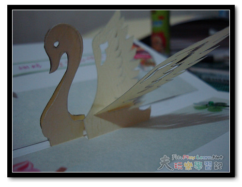 紙雕｜展翅的天鵝立體卡片 1