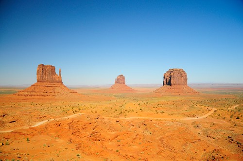 rock utah sand bluesky indians navajo monumentvalley mittens reddirt themittens butes