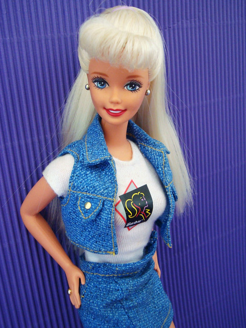 Cool Shoppin' Barbie 1997 - a photo on Flickriver