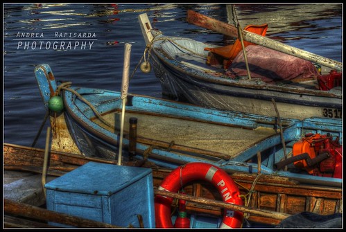 port turkey geotagged boats sony barche salvagente lifeboat porto hdr prue izmir turchia photomatix tonemapped tonemapping dsch9 rapis60 andrearapisarda geo:lat=38630148 geo:lon=26523314 kataburun