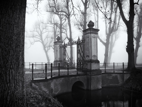mist netherlands fog gate day nederland gateway poort hek heemskerk chateaumarquette