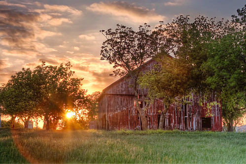 sunset red sky cloud tree grass barn texas sunburst hdr starburst rowe 2010 pflugerville photomatix roweln