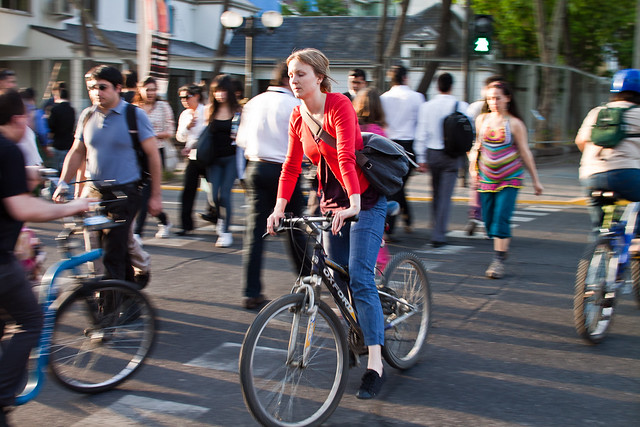 Ciclovia in Providencia District, Santiago, Chile. (Image Credit: quiltro/Flickr, Licenced under CC BY-NC-ND 2.0)
