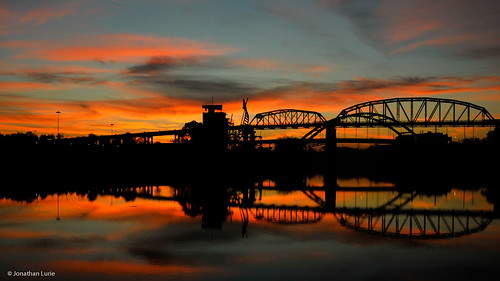 morning bridge reflection silhouette sunrise river nikon nashville tennessee cumberlandriver d300 musiccity digitalcameraclub
