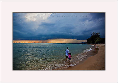 sky people cloud beach water rain horizontal canon sand singapore walk magic wave earthasia yetunphotography