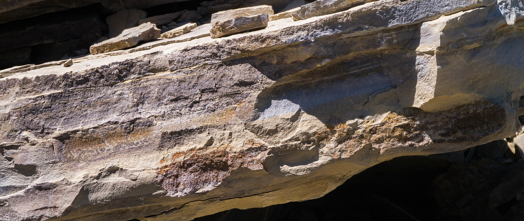 Sedimentschichten am Geotrail Pufels