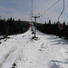 horní část z jednosedačky – již jako turistická trať (nad koncem lyžařského vleku Roby – z Čerňavy na Mračné)