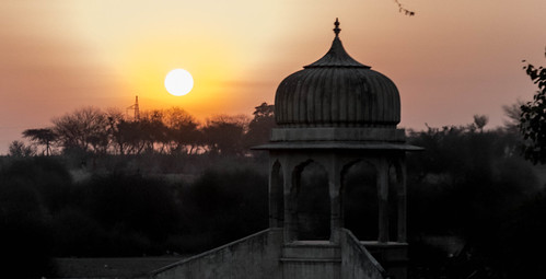 rundreise brunnen sonnenaufgang indien sunrise mandawa rajasthan india in