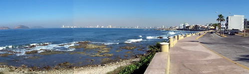 mexico méxico sinaloa mexican mazatlan mazatlán paseoclaussen beach sea panorama 2009 pacificocean elmalecón seawall blue colour color canadagood 2000s shore