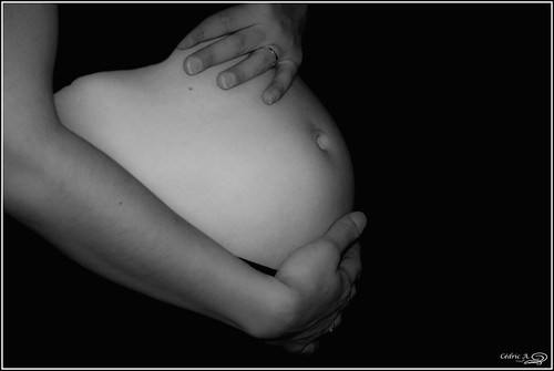 baby france photography photo nikon noir noiretblanc femme pregnant enceinte wife bebe cedric provence nikkor amateur ventre blanc bébé vaucluse carpentras cedre d3000 cedrica photopriseavecd3000 photopriseavecnikond3000
