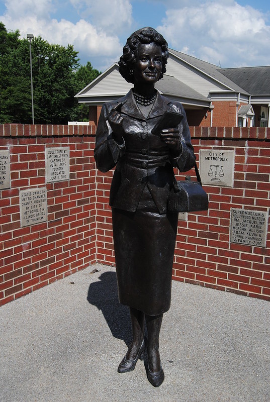 Noel Neill - Lois Lane Statue, Metropolis, IL