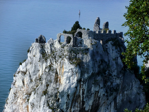 blue sea italy castle rock ruins adriatic crag duino duinooldcastle