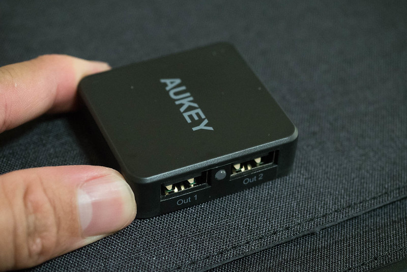 AUKEY_Solar_Charger-6