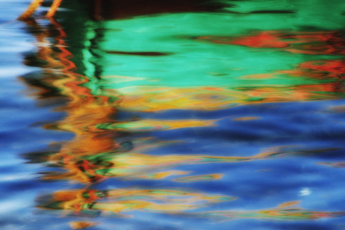 blue red sea verde green water colors água reflections geotagged agua eau mare waves colours blu wave h2o acqua rosso riflessi vatten vesi woda onde 水 물 tubig вода ماء מים nước νερό flickrdiamond angelobosco colourenotes geo:lat=37281728 geo:lon=15189221