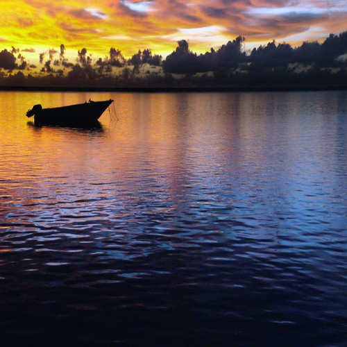 sunset sky reflection colors clouds boat raw indianocean harmony mauritius d80 heartaward