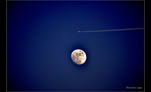 sky moon nature night lune airplane landscape flight ciel vol paysage nuit avion nationalgeographic mywinners nikond90 alcosinus