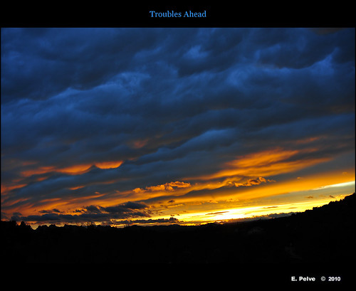 leica sunset france clouds photography nikon spirit menacing badweather troubling varioelmar 3570mmf4 d700 spiritofphotography rocquebrunesurargens