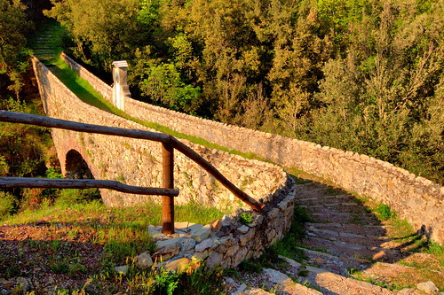 old bridge light shadow italy colour stone rural italia liguria ne footpath italians cassagna topshots holidaysvacanzeurlaub theunforgettablepictures paesidipietra