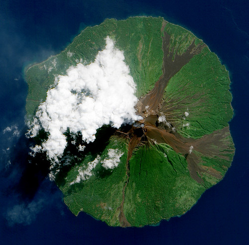 volcano nasa papuanewguinea bismarcksea goddardspaceflightcenter papuanewguineamanamvolcano manamvolcano