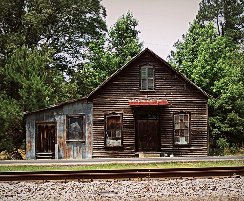 old railroad abandoned tin store rust south traintracks northcarolina historic vacant weathered decayed martincounty simoneverette