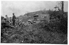 American Ambulance -2éme bataille de la Marne - Saint Gengoulph poste secours - (photo VestPocket Kodak Marius Vasse 1891-1987)