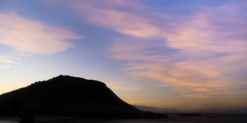pink blue sunset newzealand sky orange mountain beach silhouette clouds northisland a200 legend tauranga bayofplenty mountmaunganui mauao zanekearney