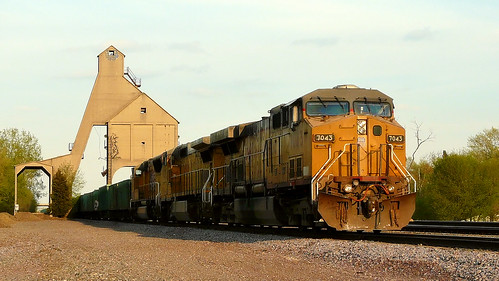 railroad train illinois rail coal dekalb railfan coalingtower