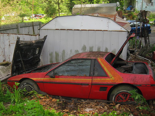 red sports car sport paint pennsylvania neglected trunk hood fiero pontiac custom job 1985 coupe notchback driversside 2m4