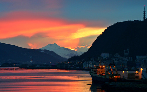 mountains sunrise trawler ålesund aalesund eastersunday larigan valderøyfjord phamilton gettyimagesnorwayq1