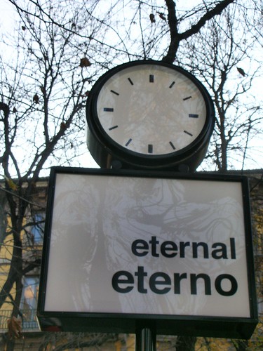 white clock blanco reloj horloge orologio bianco blanc visualart eternal earthday flickrrocks eterno eternel sillyyay