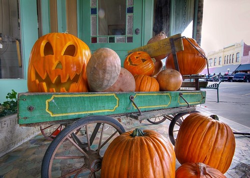 halloween wagon mainstreet texas pumpkins smithville antiques hdr jackolanterns texasphotofestival