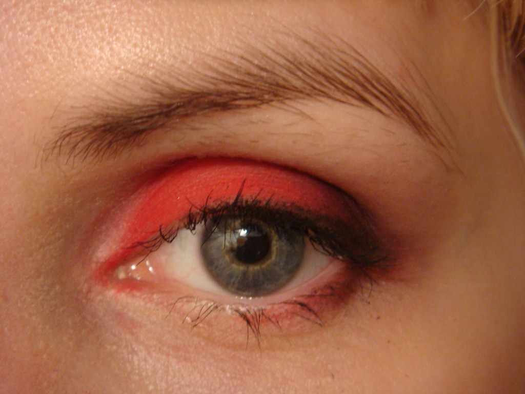 Eyeshadow: Red #99 {closed}