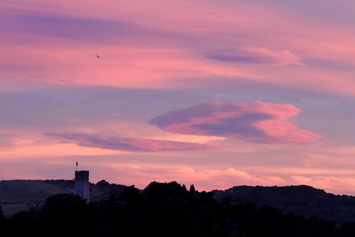 pink sunset sky france bird castle girl silhouette rose canon ciel 28 outline chateau 70200 cagnessurmer eos7d