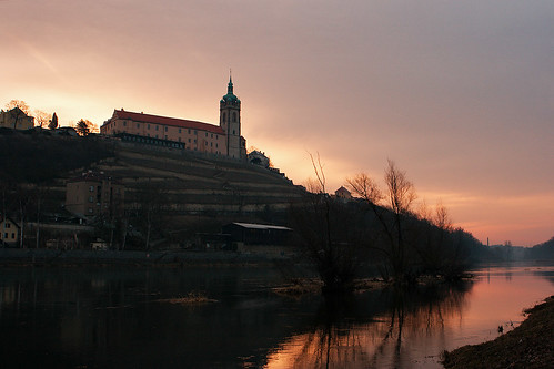 castle sunrise river earlymorning czechrepublic sunrays labe mělník