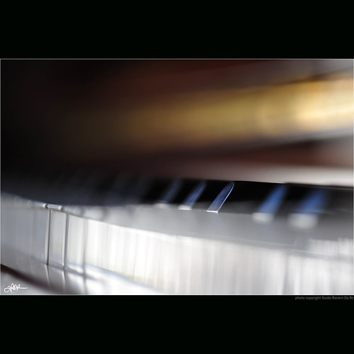 music speed interestingness nikon bokeh piano explore sound musica indianajones velocità suono homeshots esplora d700 nonsonoglianniamoresonoichilometri guidoranieridare