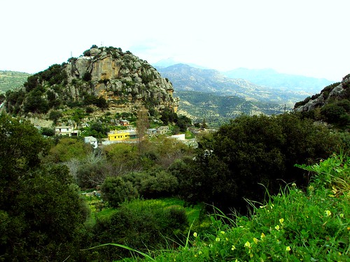 plane landscape geotagged spring village hill olive kreta greece crete cave forests groves lasithi kriti kalamafka kastelos platans timiosstauros geo:lat=35075171 geo:lon=2565363 stavroschapel