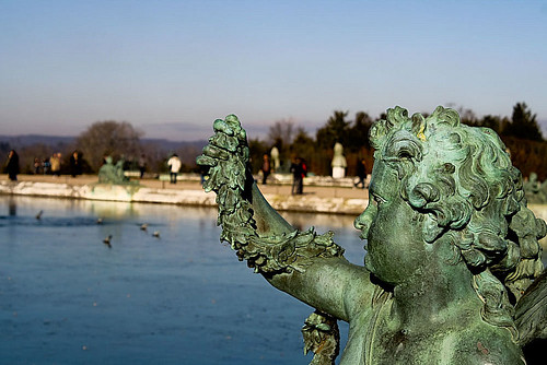 paris fountain statue dof bokeh fontana statua parigi verailles goldstaraward lucaramacciotti lucaram canoneos1000d
