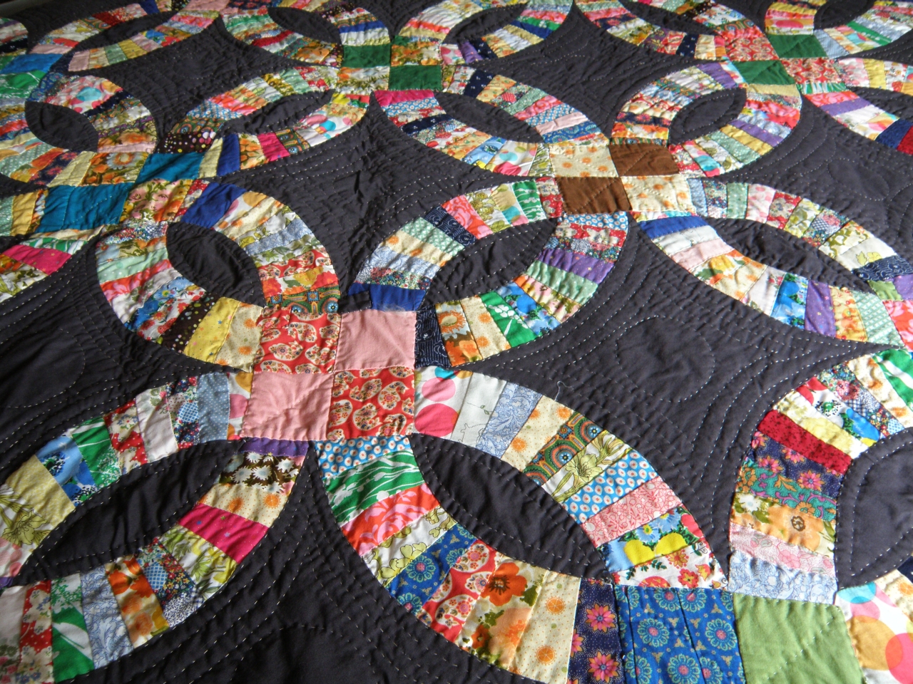 Double Wedding Ring Quilt - a photo on Flickriver