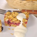 Apple Berry Toffee Crumble