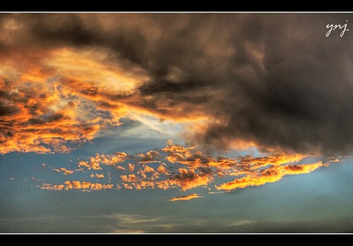 blue sunset sky india clouds canon orangesky maharashtra pune joshi rainclouds 18mm blackclouds yogendra fireysky canonrebelxs premonsoonsky