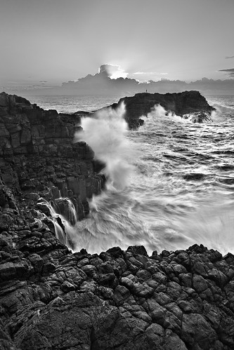 ocean morning blackandwhite bw seascape water dawn rocks waves australia cliffs nsw newsouthwales splash southcoast kiama illawarra