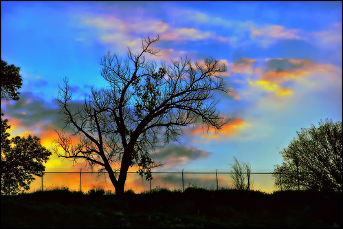 blue sunset sky orange minnesota silhouette yellow clouds river mississippi painted minneapolis twincities mn hilltop bluff cloudscapes artofimages bestcapturesaoi minneapolisveteranshome